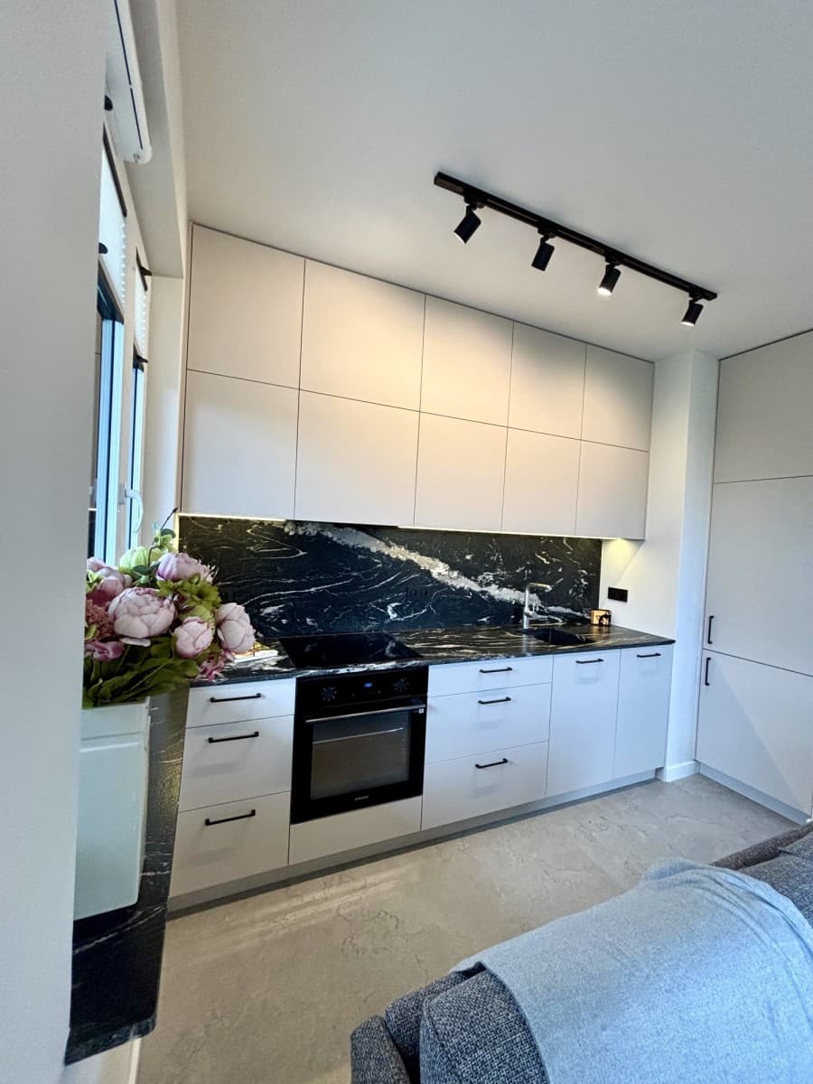 modern apartment with stunning city views – 5