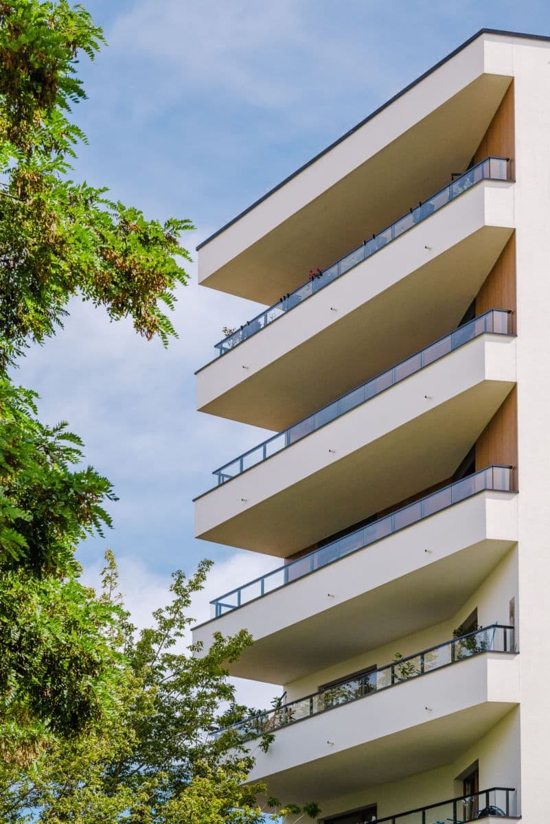 First rental: modern 3-room apartment with large balcony – 16