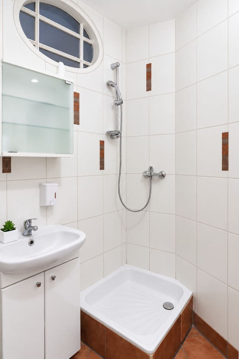 Cozy double room with private kitchenette – 6