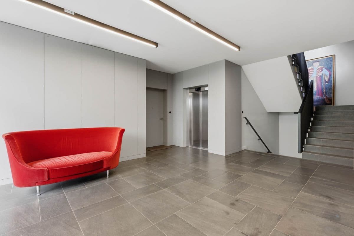 Spacious family apartment with three balconies – 16
