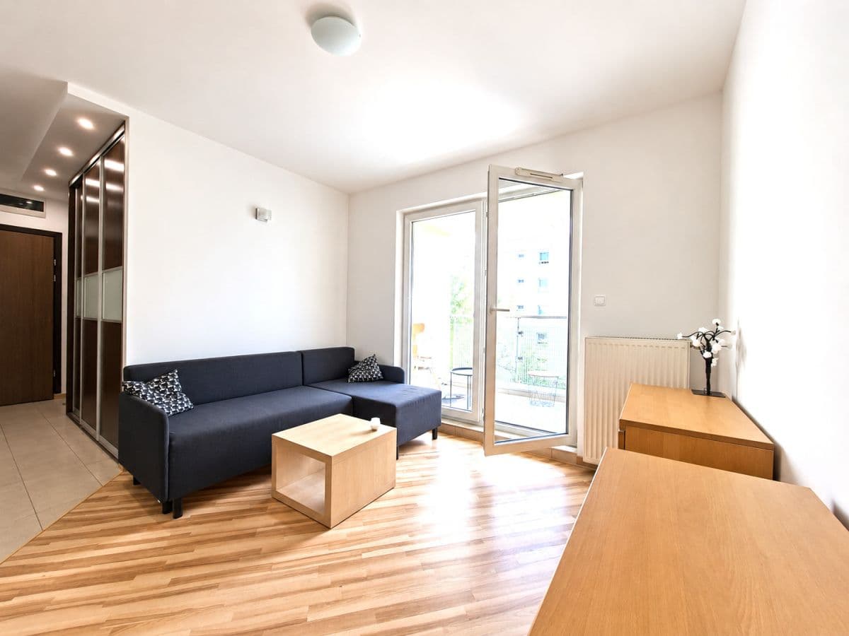 Modern 3-room apartment with loggia and garage – 1