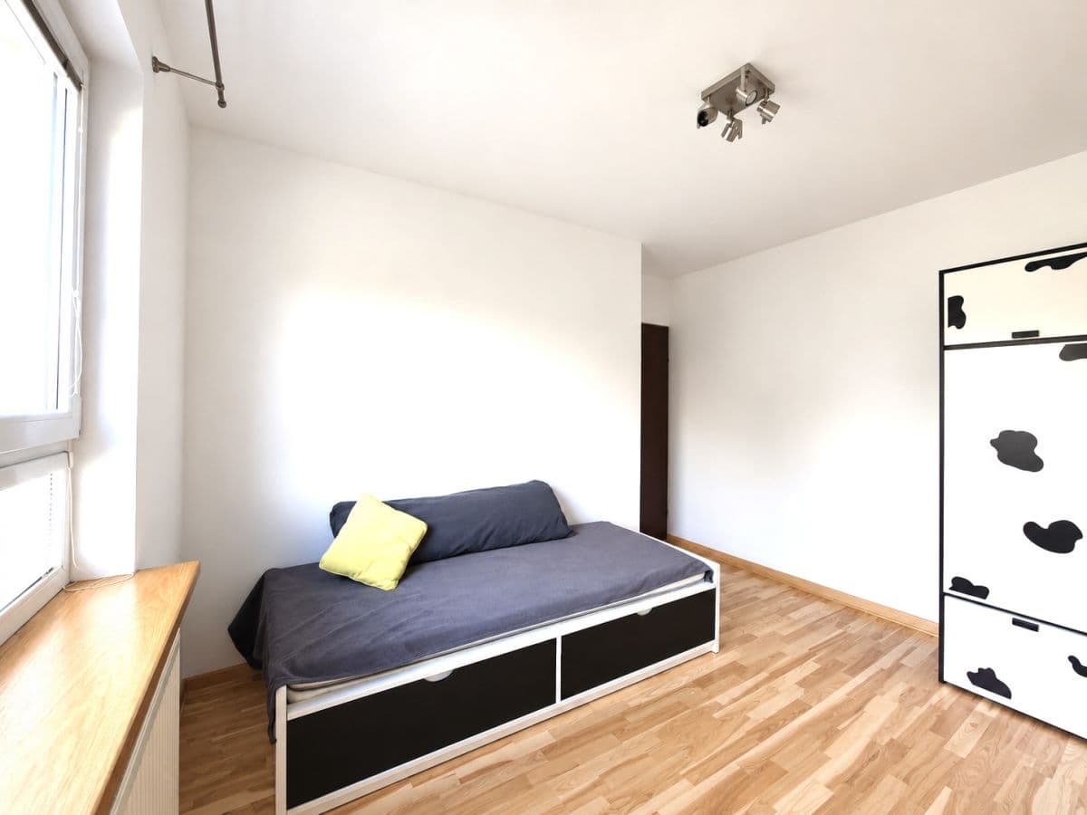 Modern 3-room apartment with loggia and garage – 8