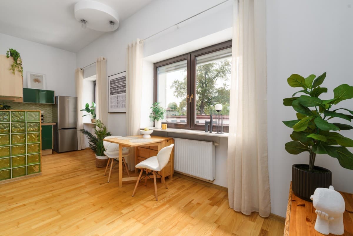 Cozy studio with garage near parks and train station – 6