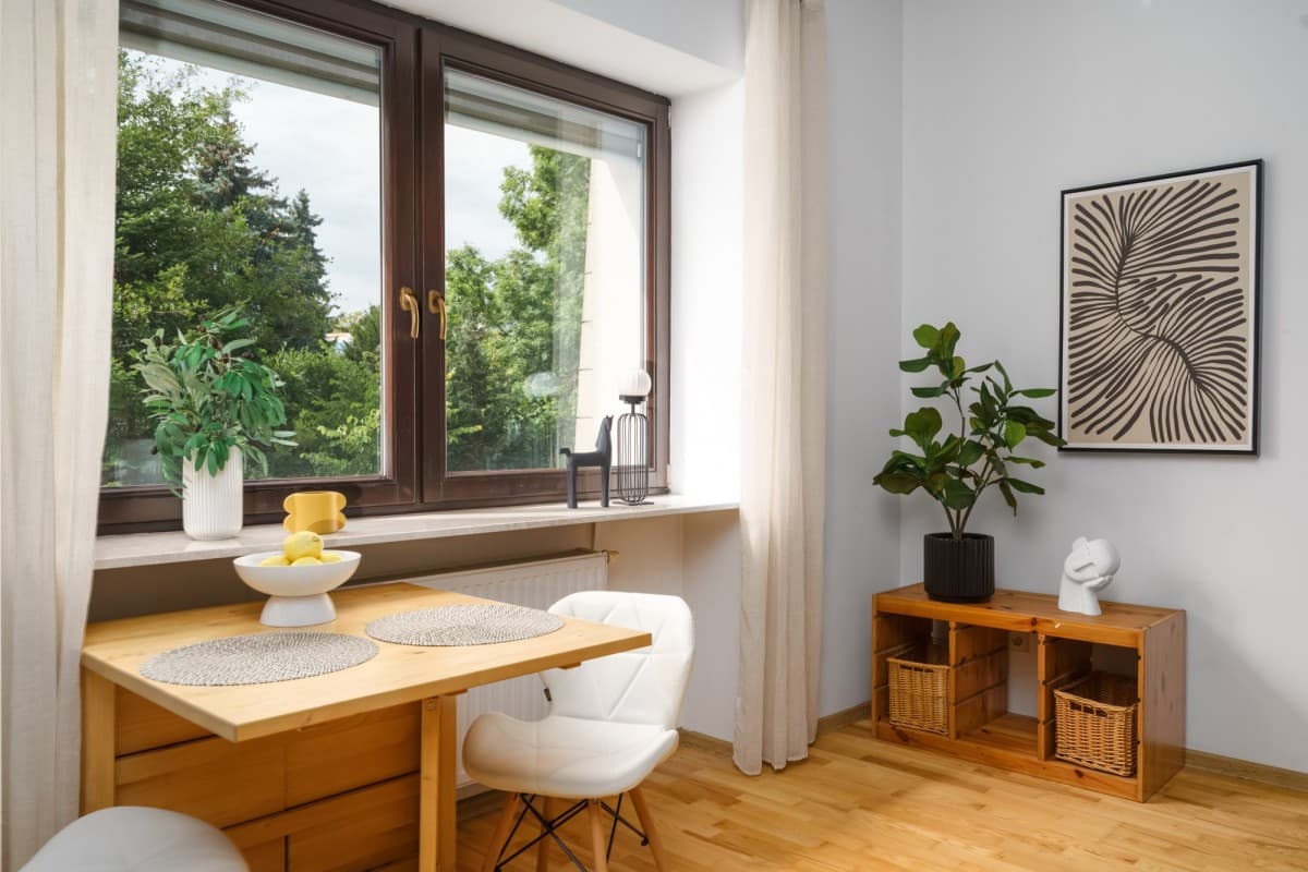 Cozy studio with garage near parks and train station – 8