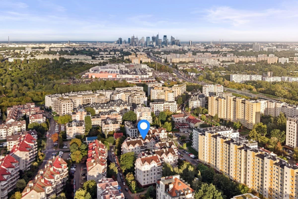 Spacious 4-room flat near two metro stations – 20