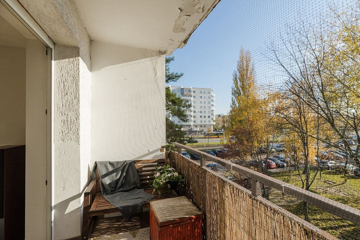 Stylish 2-bedroom near Natolin Metro – 10
