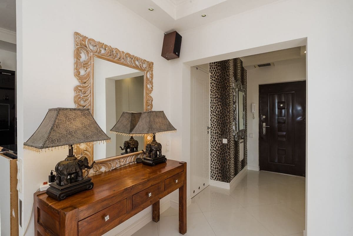 Stylish 2-bedroom near Natolin Metro – 11