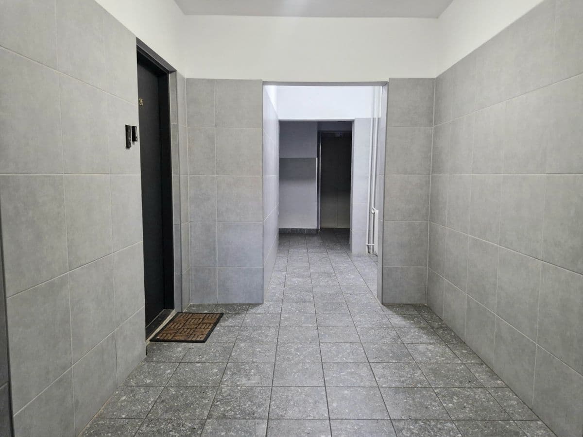 Stylish 2-bedroom near Natolin Metro – 12