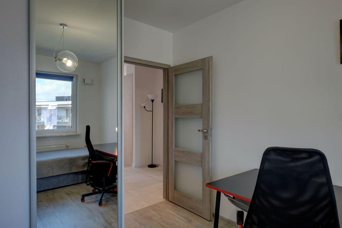 Modern 3-room apartment with balcony in Grochów – 11