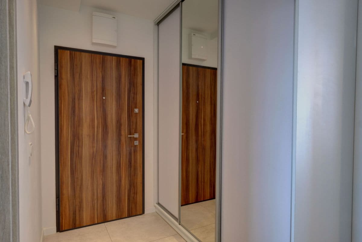 Modern 3-room apartment with balcony in Grochów – 14