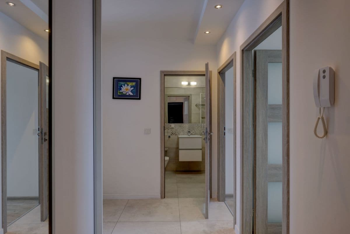Modern 3-room apartment with balcony in Grochów – 12