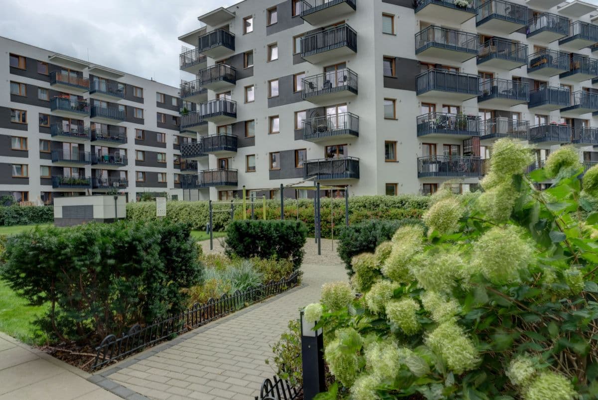 Modern 3-room apartment with balcony in Grochów – 17