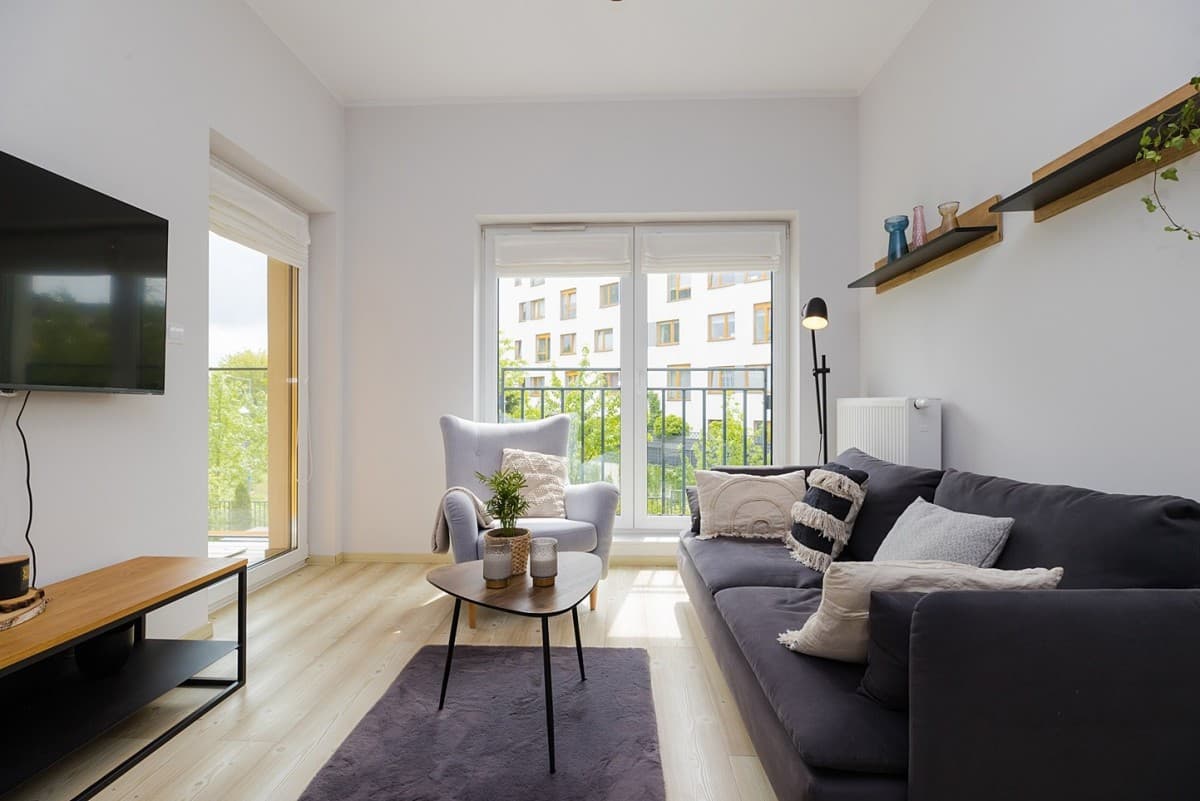 Modern two-room apartment near park and shopping center – 1