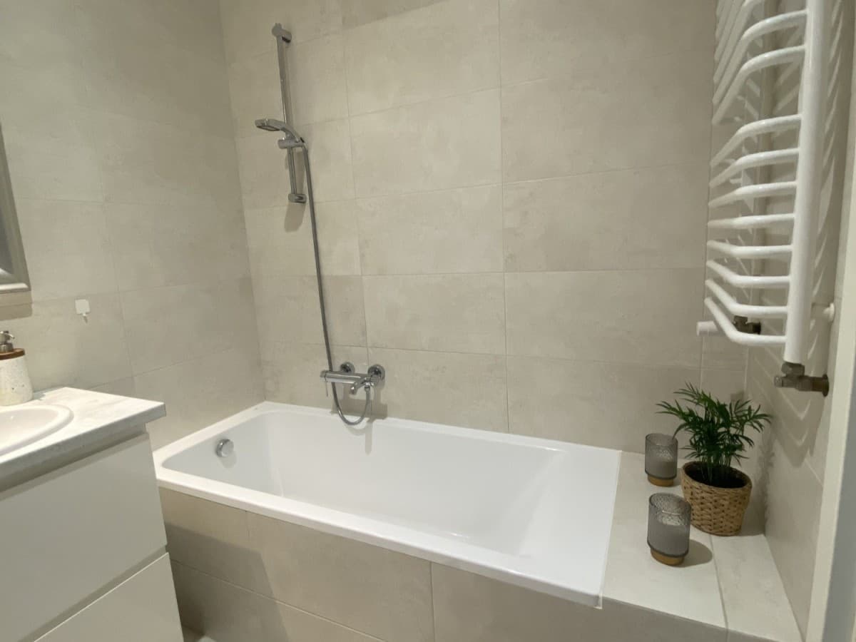 Modern two-room apartment near park and shopping center – 12