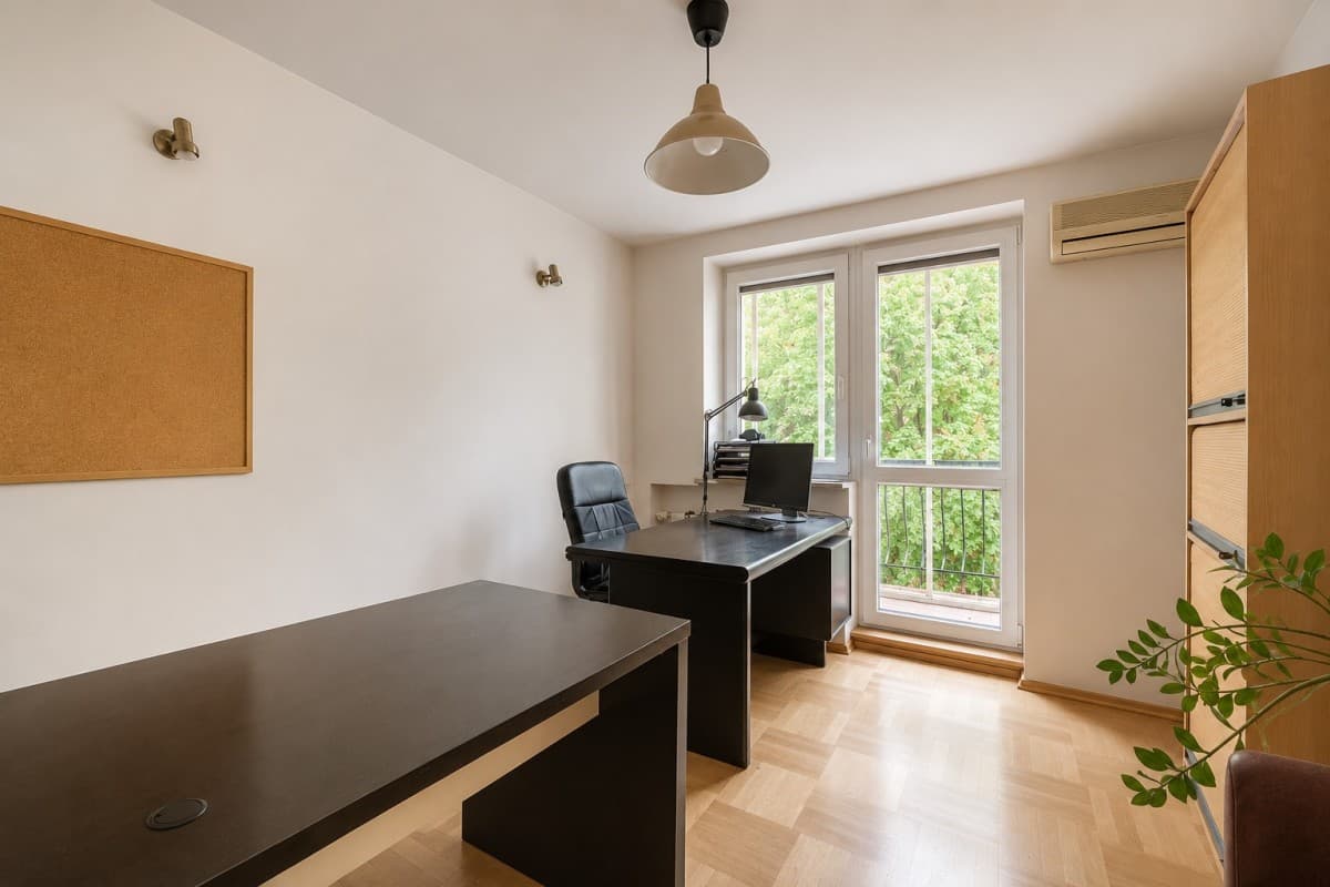 Office space for rent in prestigious Saska Kępa – 8
